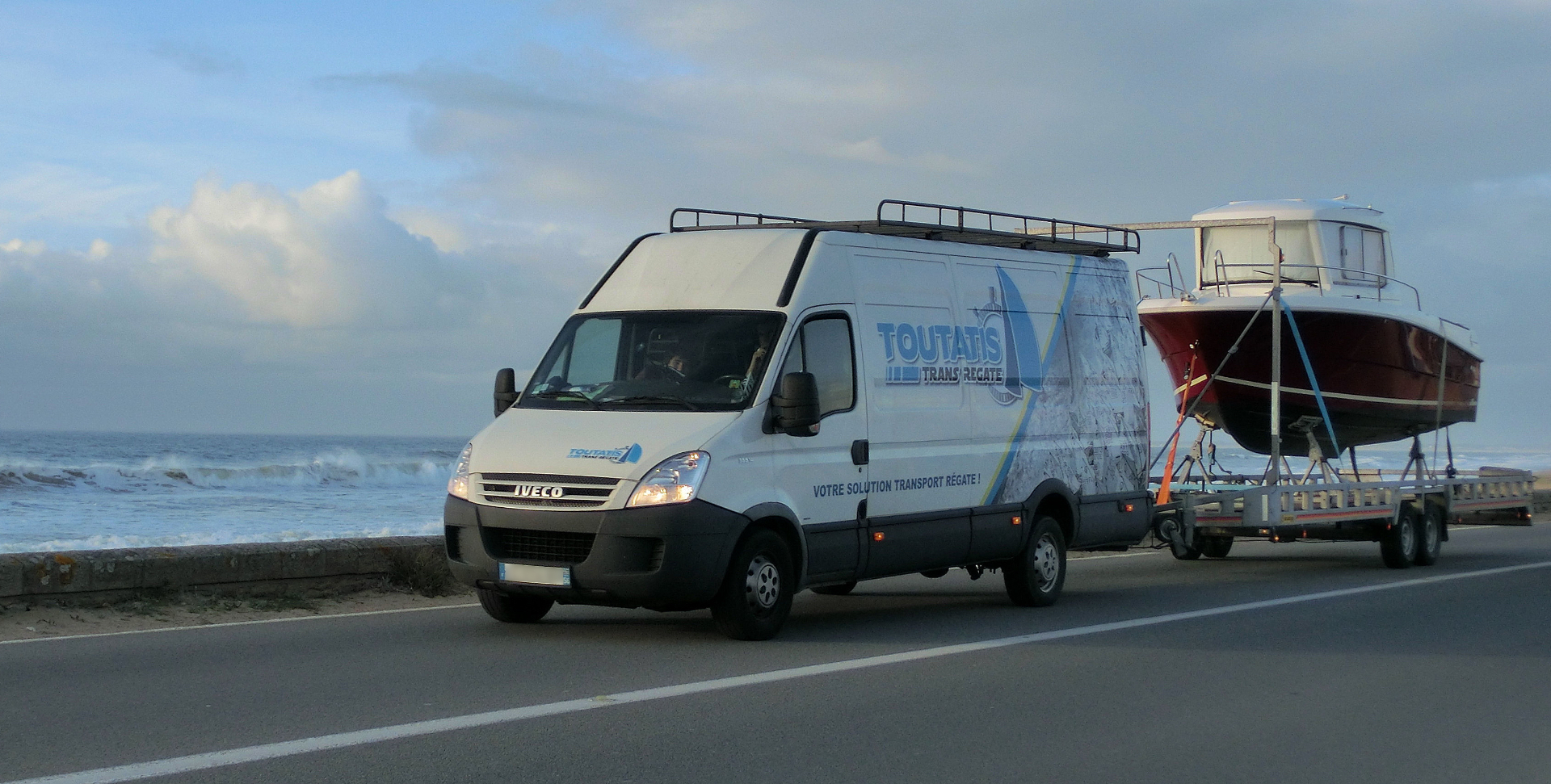 transporteur-de-bateaux-convoyage-régates-en-Bretagne-1